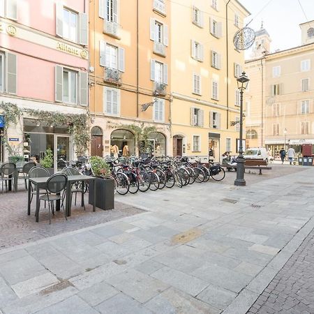 Raffinato Apt Vicino A Piazza Garibaldi X5 Parma Bagian luar foto