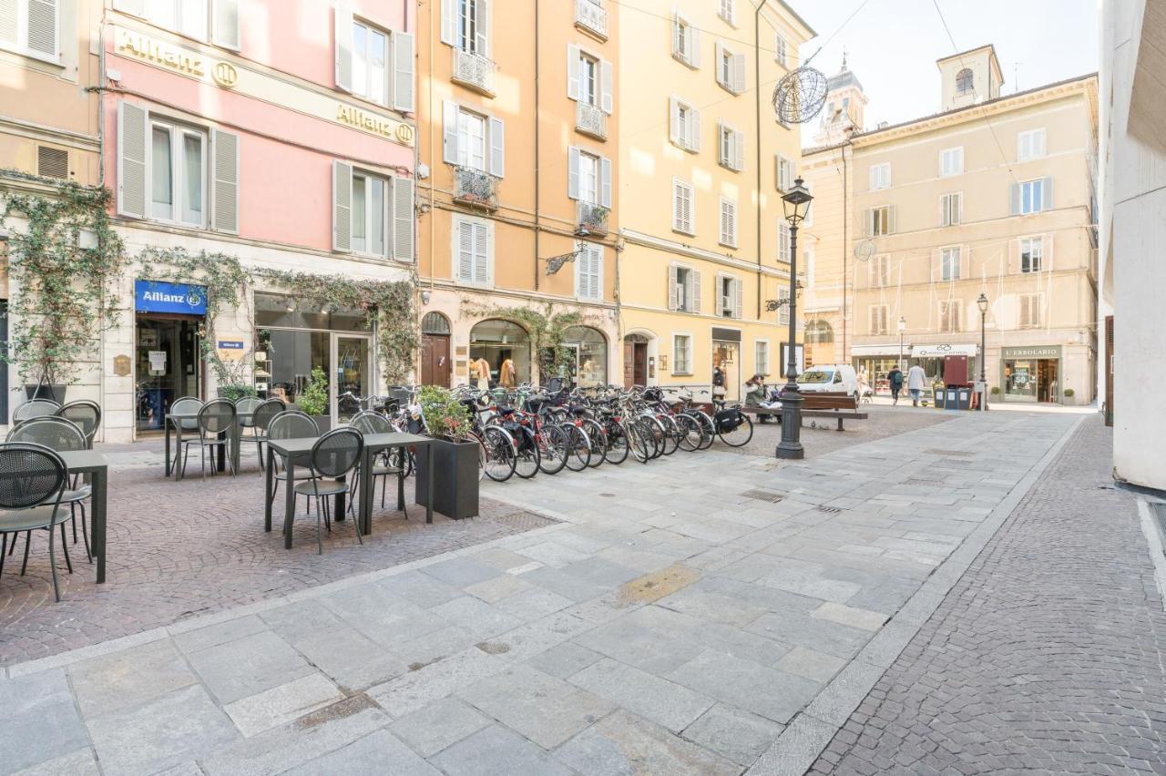 Raffinato Apt Vicino A Piazza Garibaldi X5 Parma Bagian luar foto