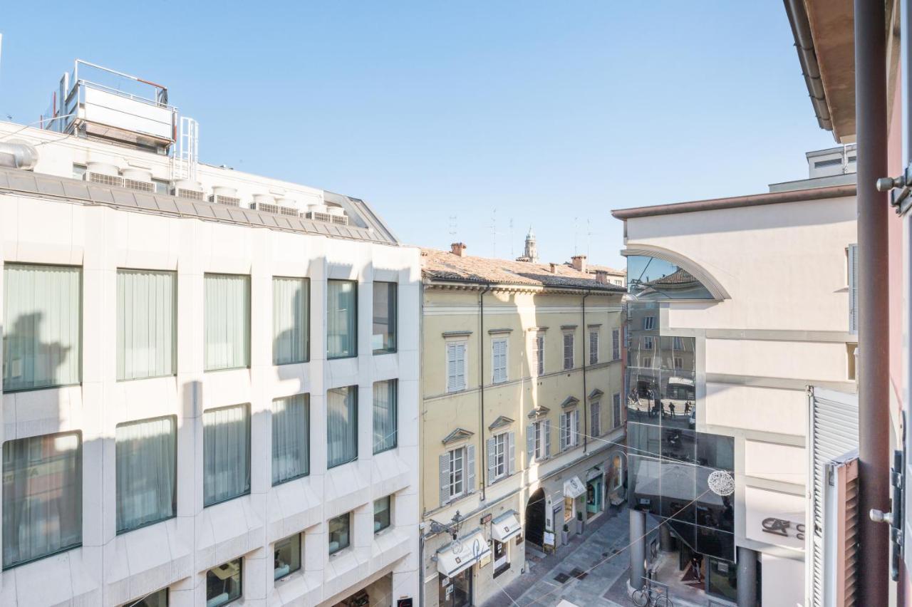 Raffinato Apt Vicino A Piazza Garibaldi X5 Parma Bagian luar foto